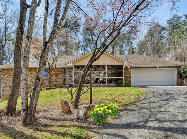 90 Middlecreek Ct, Moneta, VA 24121