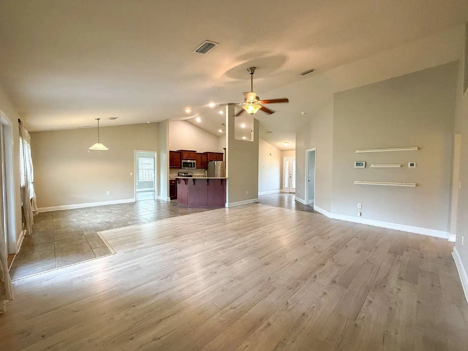 4 bed, 2.0 bath, $2,100 — Photo 4