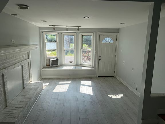 3rd image of 207 S Baird Ln #2