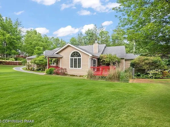 2241 & 2243 Meadow Sage Ct, East Stroudsburg, PA 18301