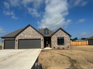 134 Castle St, Skiatook, OK 74070