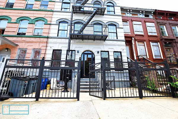 Rented by null | media 40