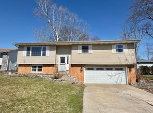 3063 Parkwood Pl, Crown Point, IN 46307