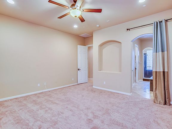 4th image of 842 W Sycamore Ct