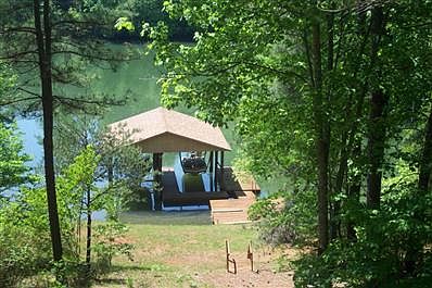 5th image of 174 Bluebird Ln
