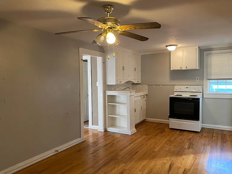 3132 Greene Ave #C — Photo 3