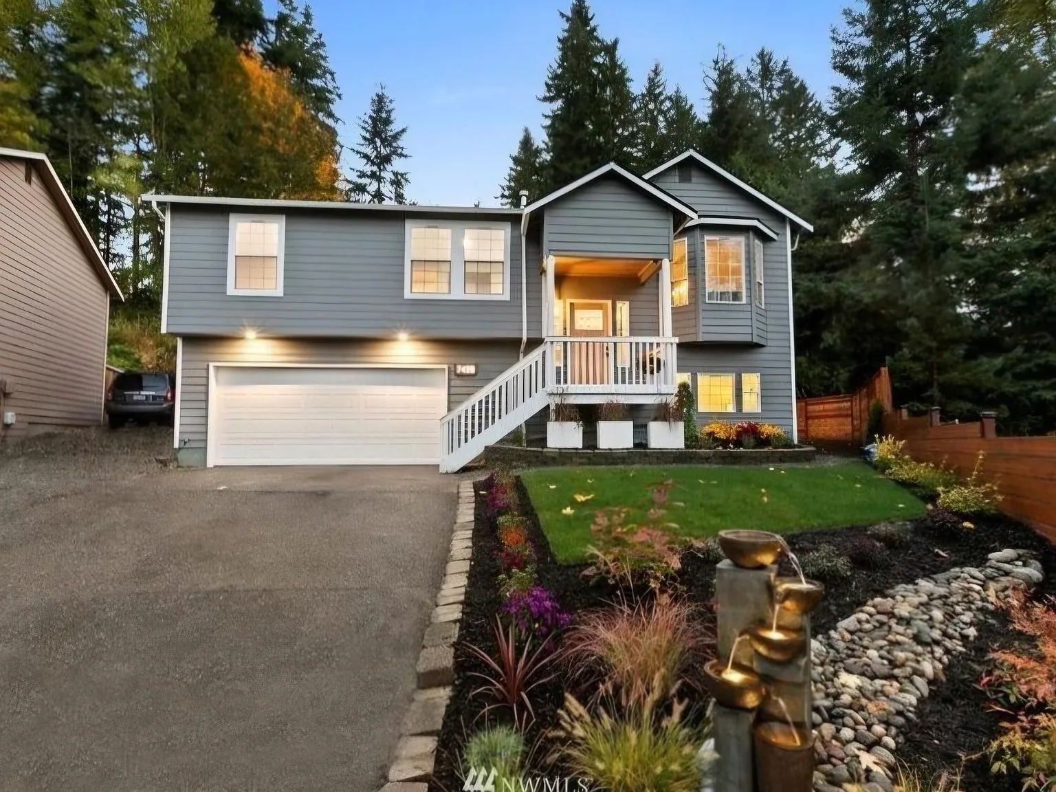 6 bed, 2072 sqft, $3,700 — Photo 1