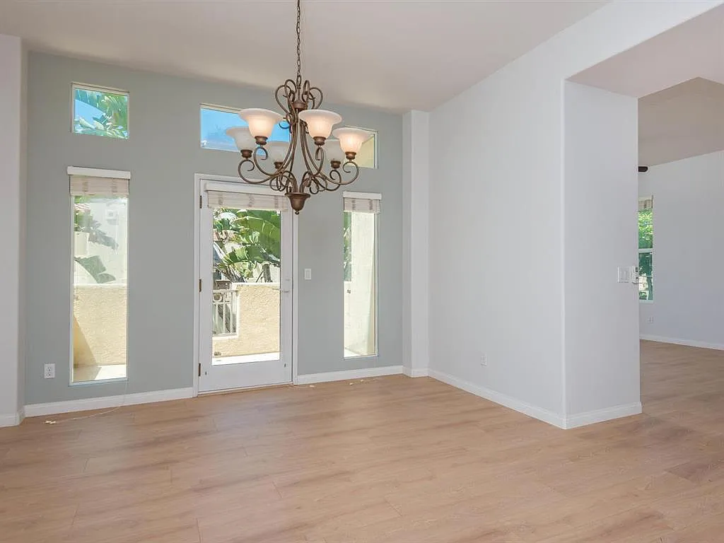 3 bed, 1865 sqft, $3,995 — Photo 4