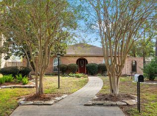 211 Magic Oaks Dr, Spring, TX 77388