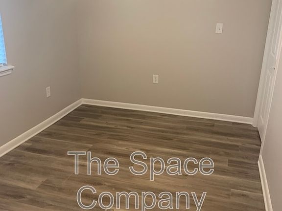 3rd image of 1118 Gunn Ave