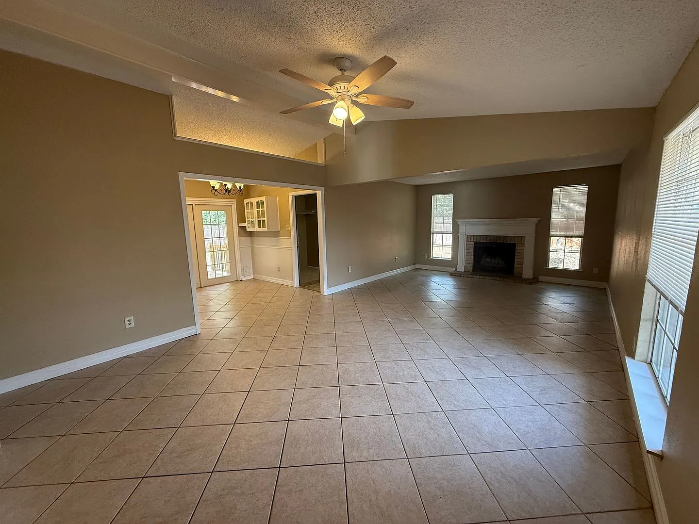 1510 Glen Burnie Dr | 3 Beds 1.5 Bath $1795 — Photo 2