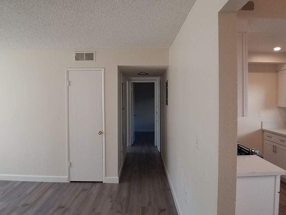 4th image of 413 Nobel Ave #B