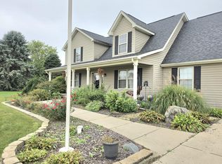 864 Jeflynn Dr, Kouts, IN 46347
