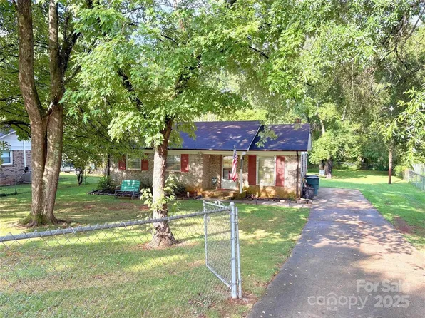 1113 13th St NW, Conover, NC 28613