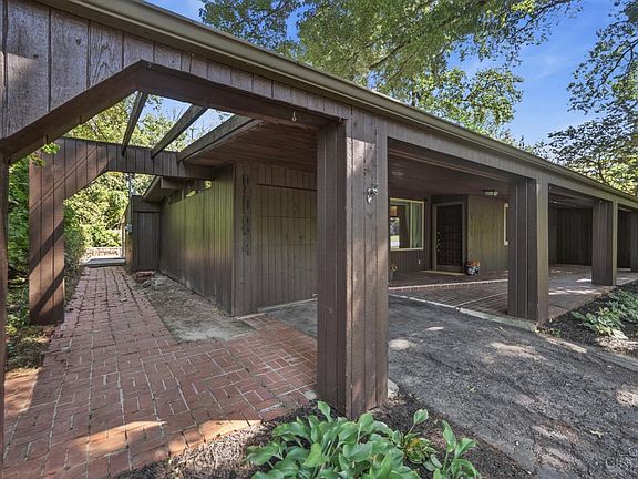 3rd image of 9084 Arrowhead Ct