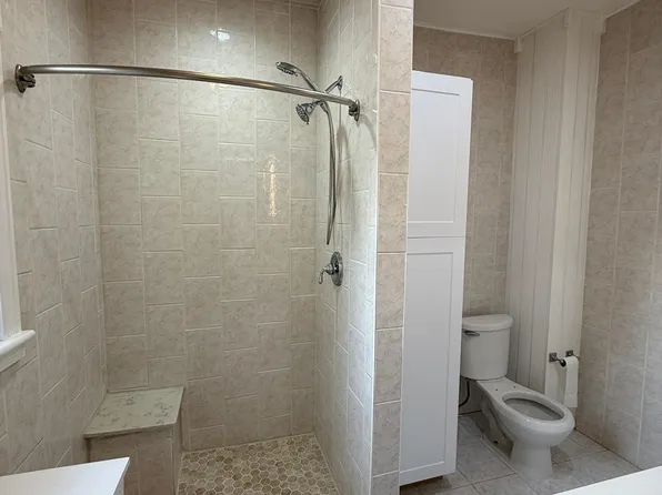 207 Jewett Avenue image 11 of 14