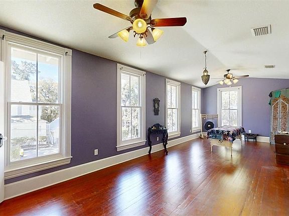 4th image of 805 E Fort King St