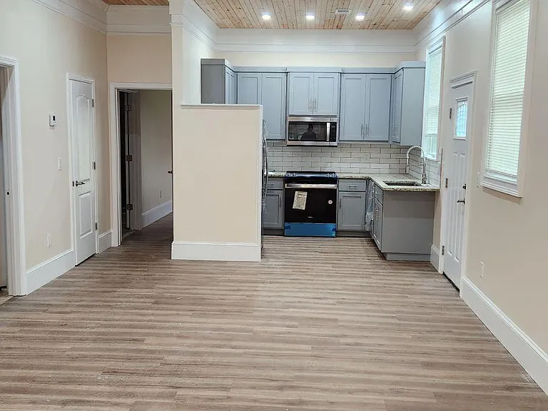 106 Andrews Ave N — Photo 10