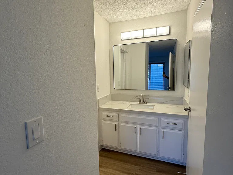 750 S Highland Ave #C — Photo 22