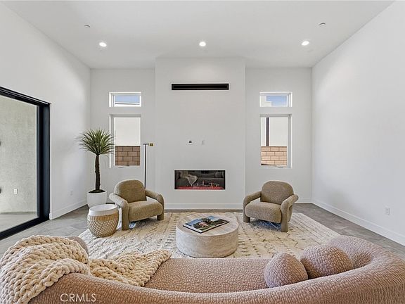 4th image of 1403 Celadon St