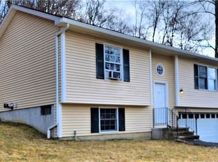 45 Maple St, Kent, CT 06757