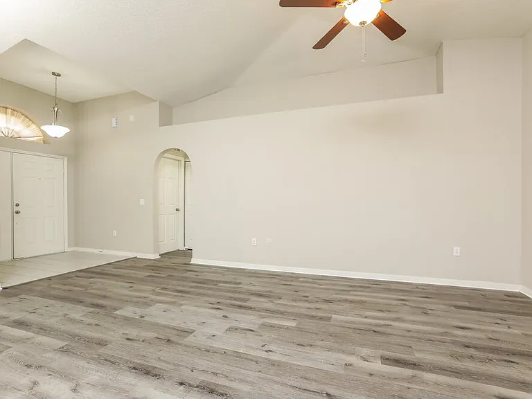 472 Dominish Estates Dr — Photo 3