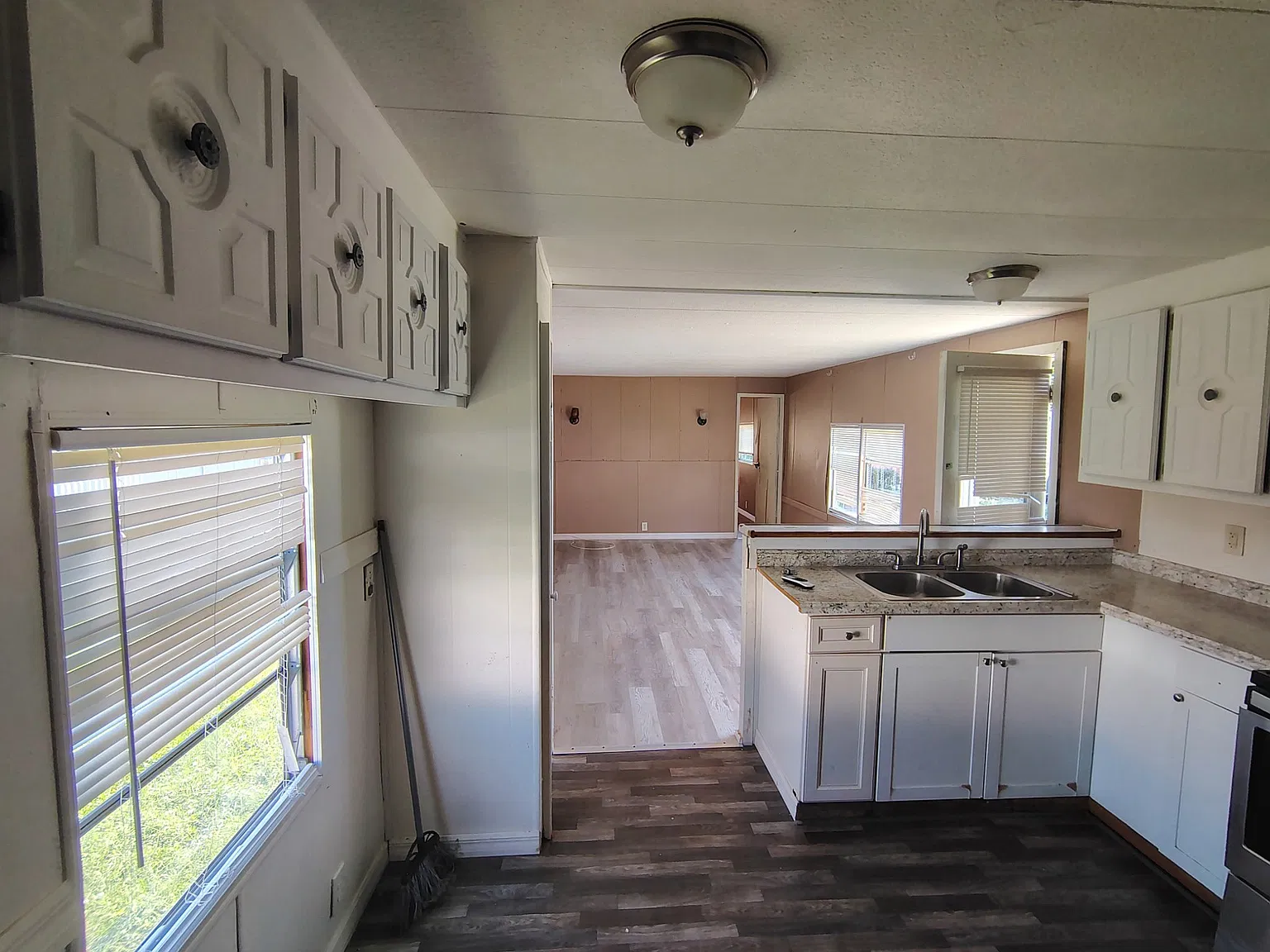 2-Bedroom Mobile Home For Sale Cocoa, Fl — Photo 1