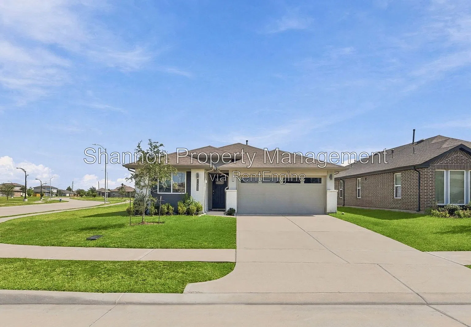 4 bed, 2.0 bath, 2388 sqft, $2,300 — Photo 2