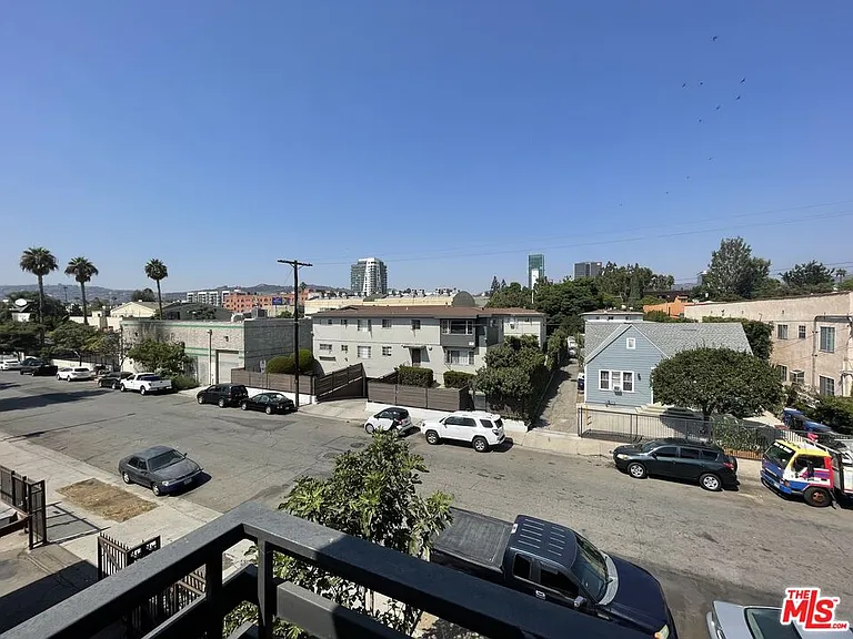 6226 Lexington Ave — Photo 10