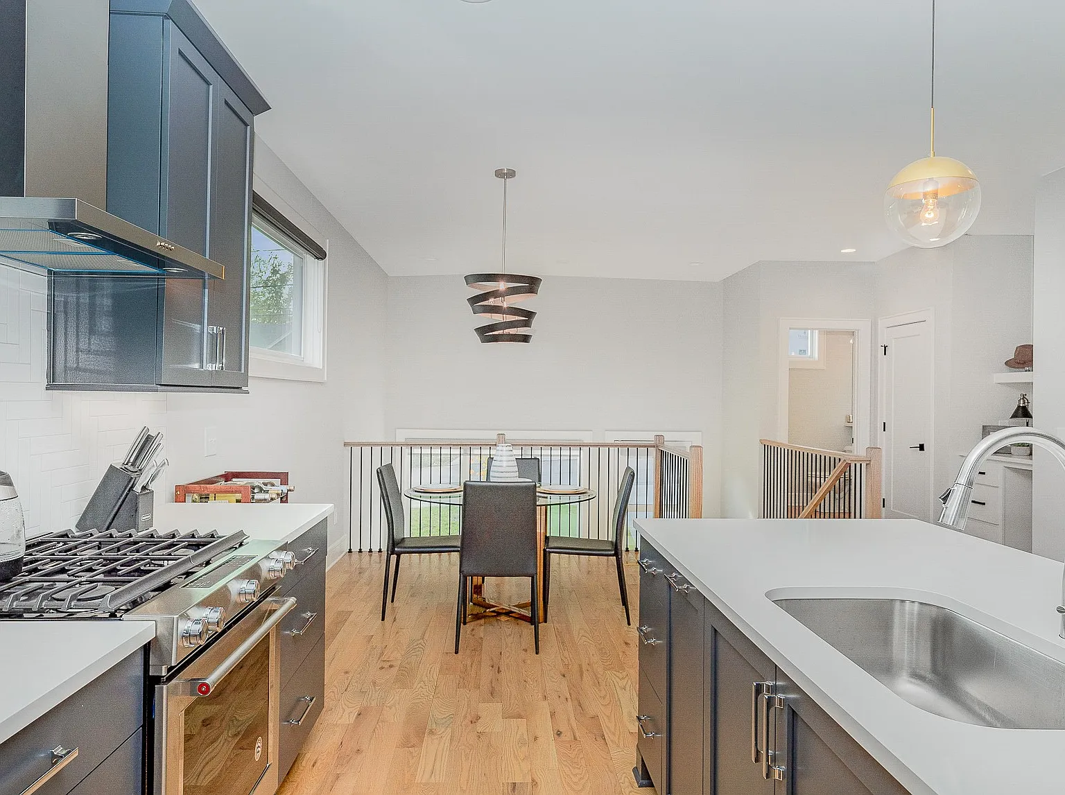 4 bed, 2501 sqft, $3,900 — Photo 4