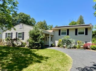 44 Drake Rd, Somerset, NJ 08873