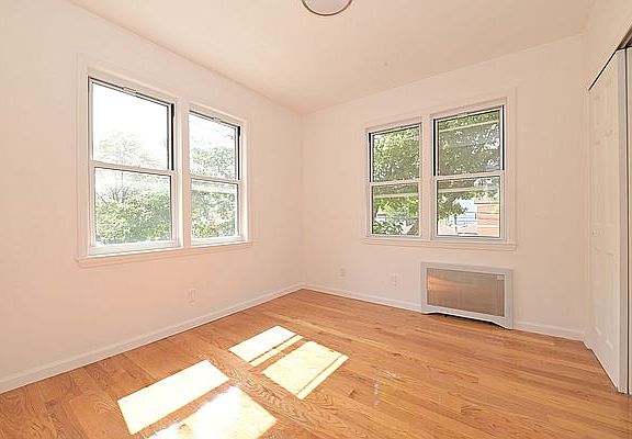 5th image of 150-52 Bayside Ave #2F