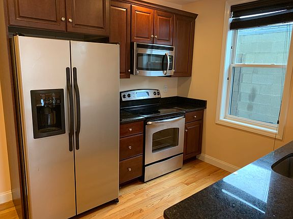 3rd image of 100 Fellsway W APT 204