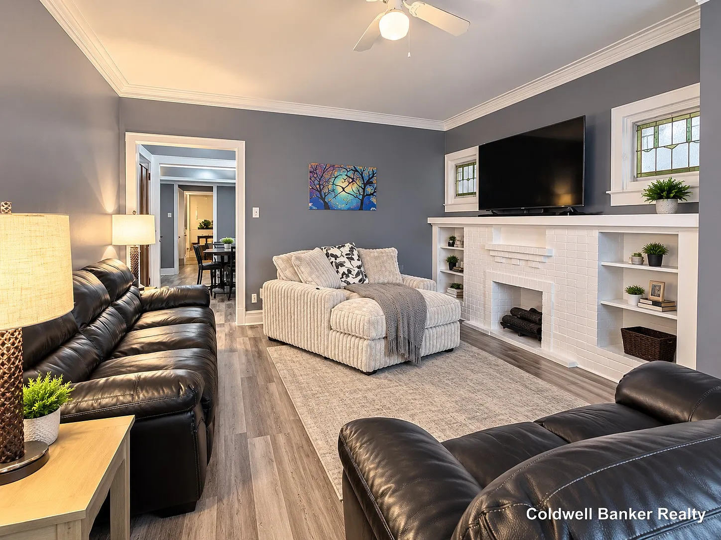 2 bed, 1.0 bath, 1400 sqft, $1,600 — Photo 3