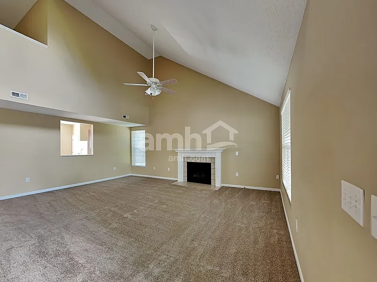 4207 N Yorkshire Sq — Photo 7