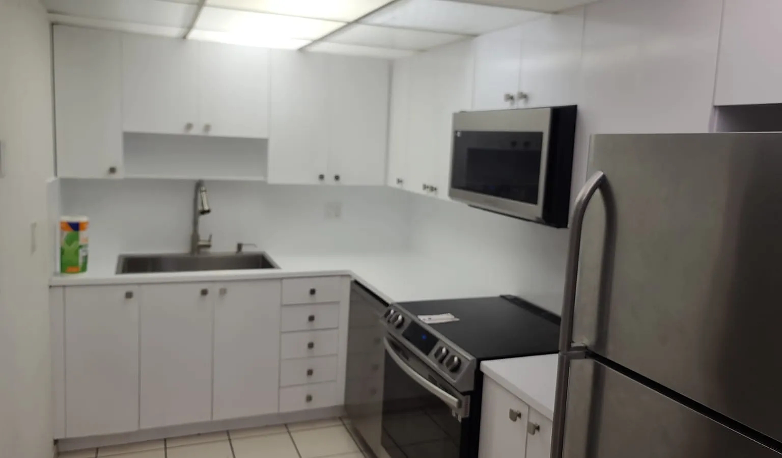 1 bed, 1.5 bath, 922 sqft, $2,150 — Photo 3