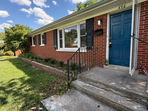 892 Honeysuckle Rd, Lexington, KY 40504