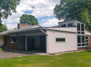 132 Ridgeview Ter, Westfield, MA 01085