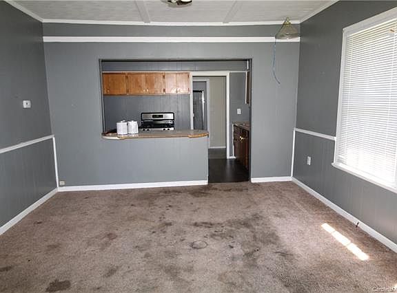 2nd image of 421 Linestowe Dr