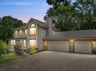 464 Caernarvon Rd, Wales, WI 53183