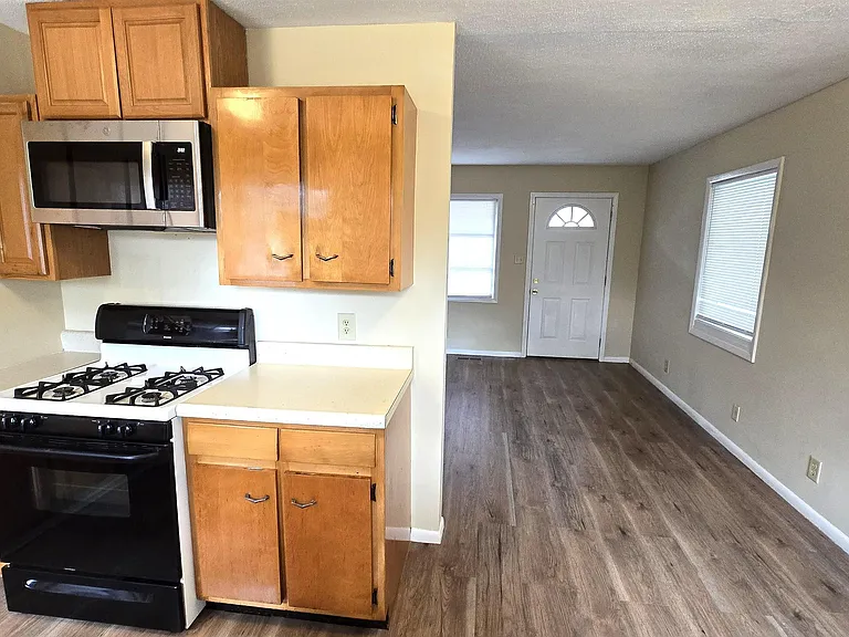 114 Forrester Dr — Photo 4