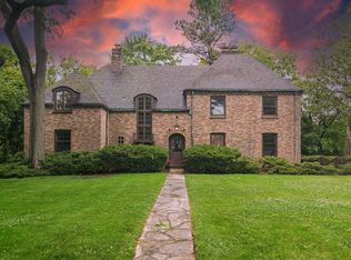 102 Pine Rd, Barrington, IL 60010