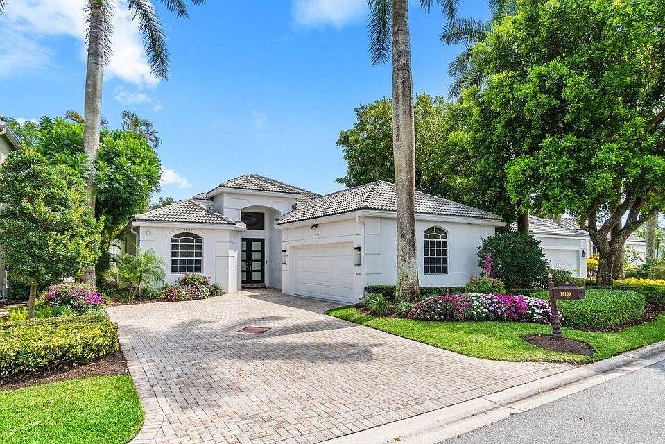 1st image of 16100 Villa Vizcaya Place