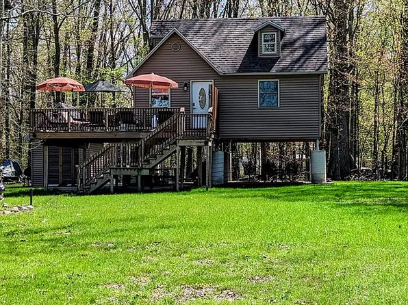 2038 Howard Point Dr, Nashville, MI 49073