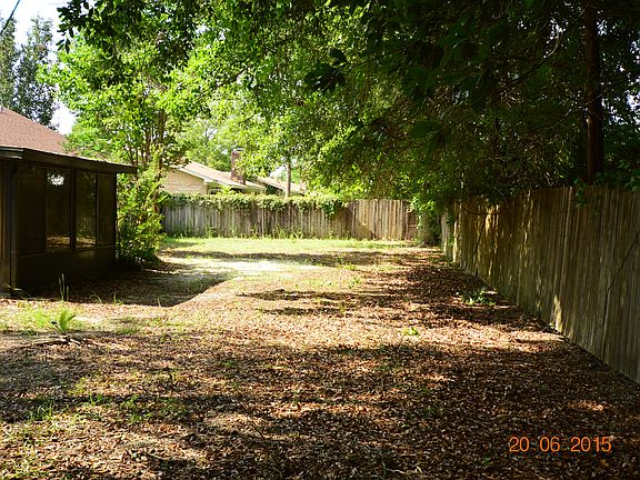 4th image of 8160 Camelford Dr