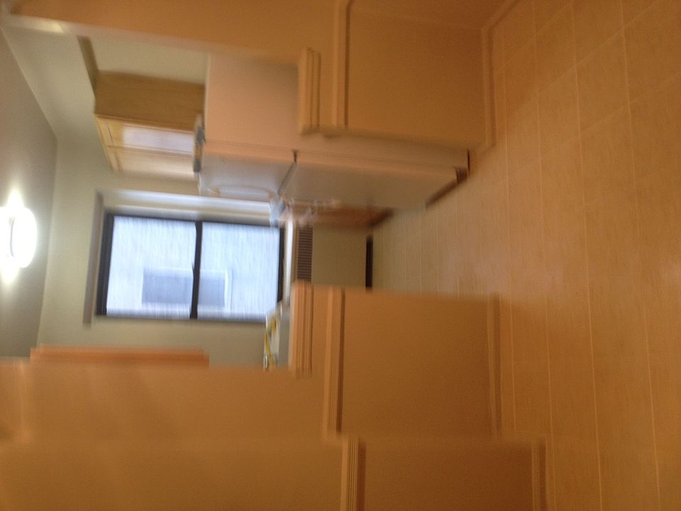 2nd image of 831 Gerard Ave APT 1A