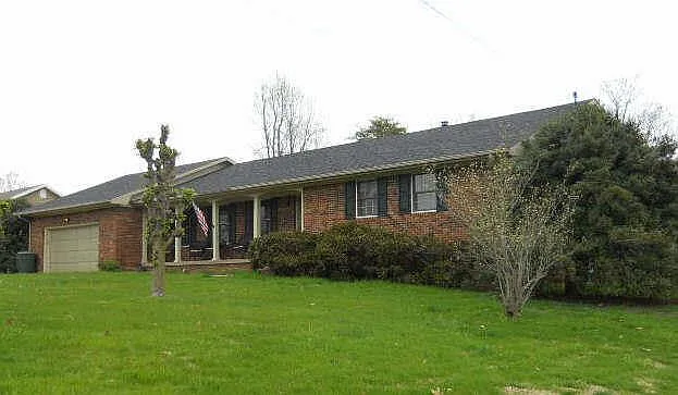 2004 Bayview Dr photo 1