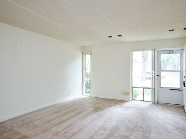 2529 Huntington Ave #10