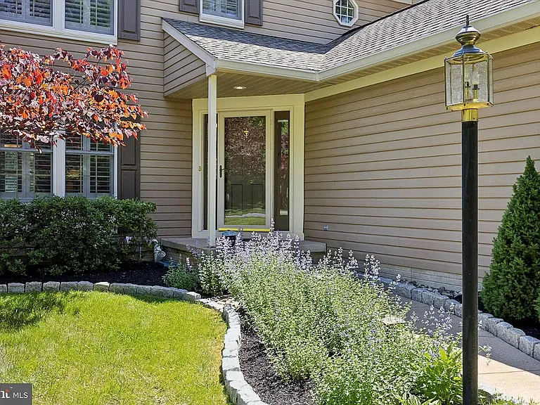 701 Kilduff Ct — Photo 2