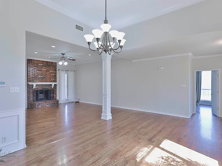342 Pilgrim Rd — Photo 4